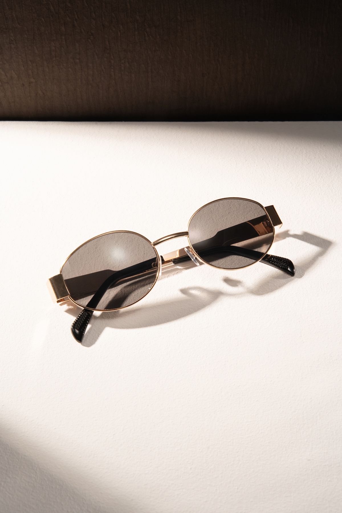 **1Pair Unisex Retro Oval Meta - Vintage Fashion Style Men review and price