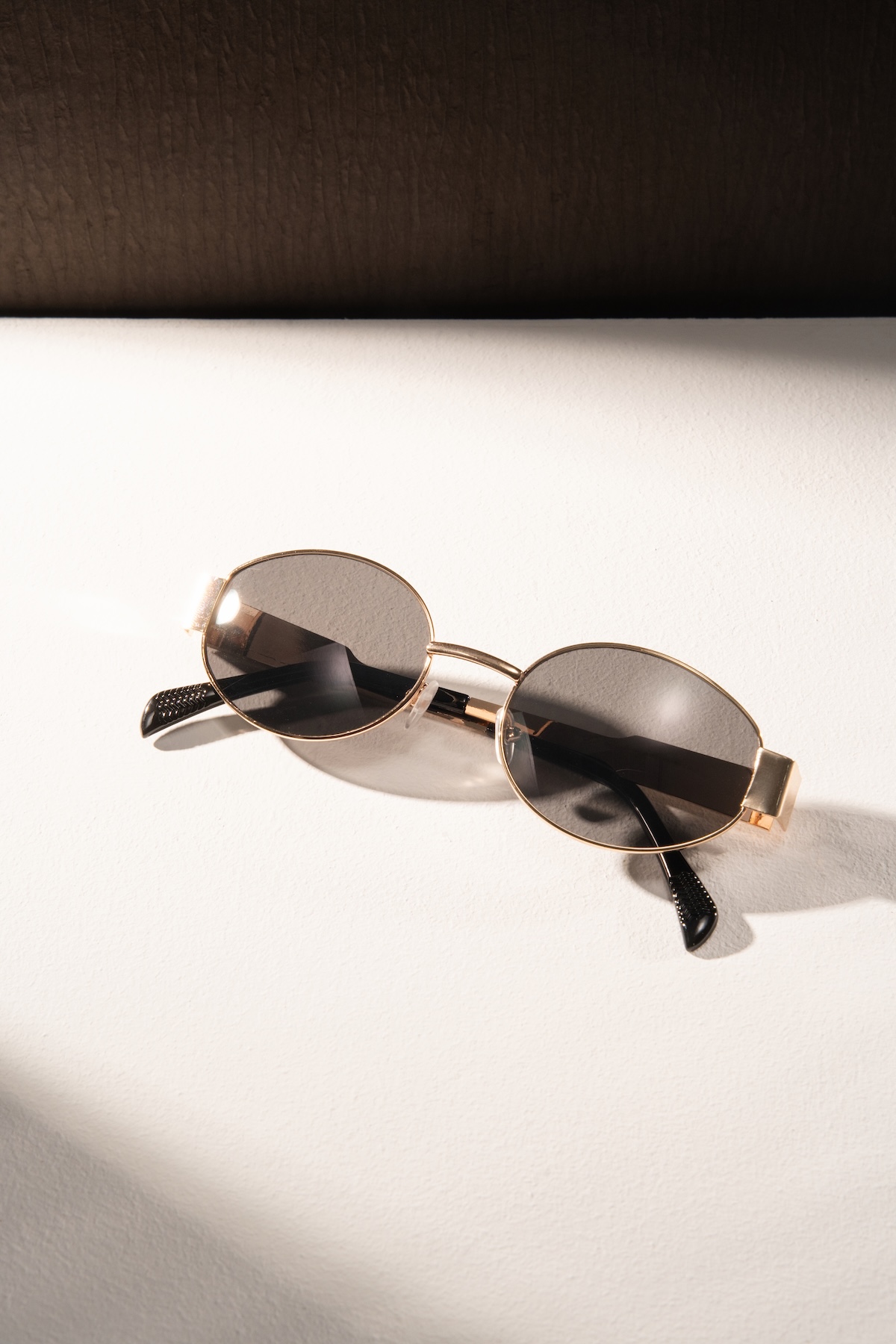 **1Pair Unisex Retro Oval Meta - Vintage Fashion Style Men review and price