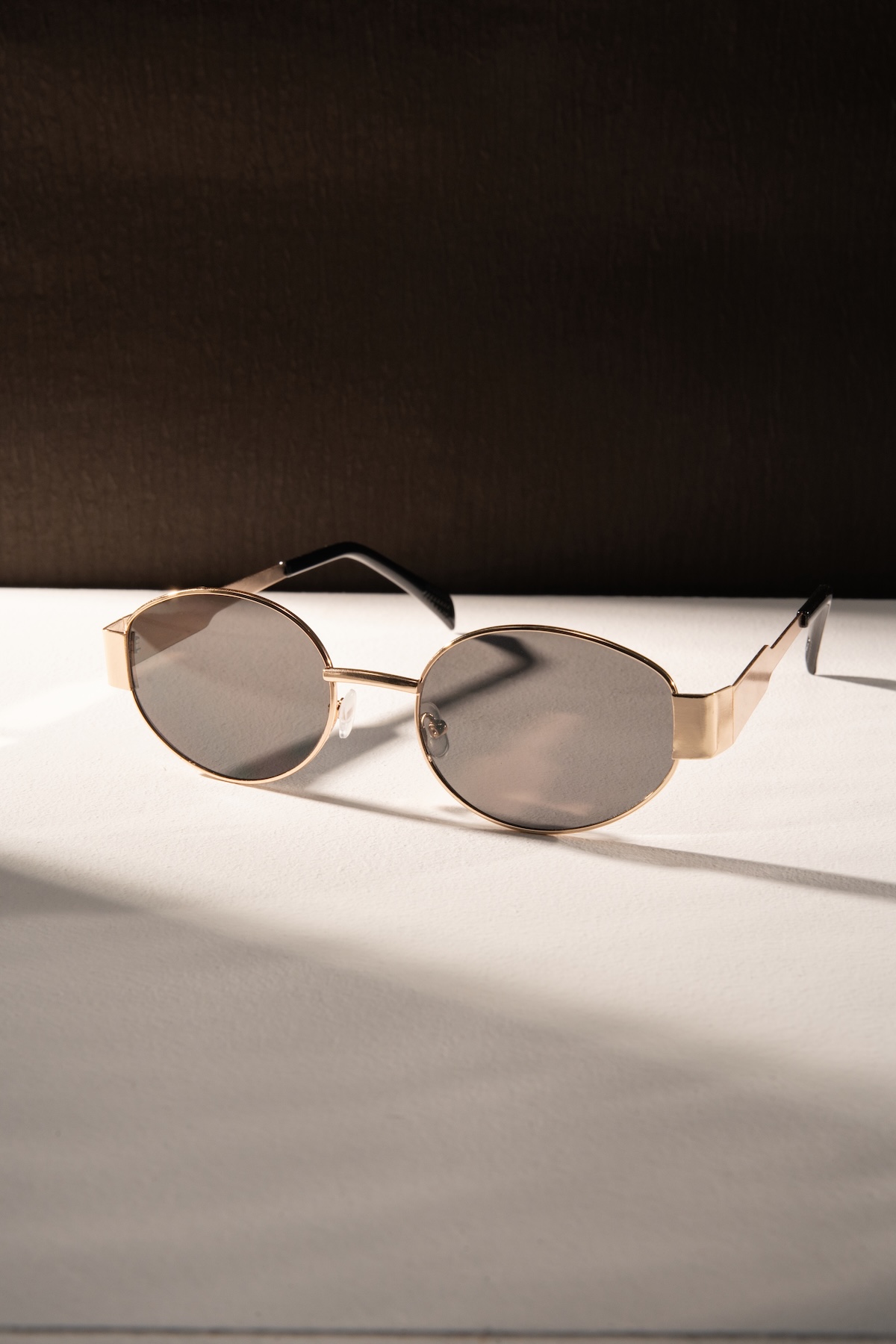 **1Pair Unisex Retro Oval Meta - Vintage Fashion Style Men review and price
