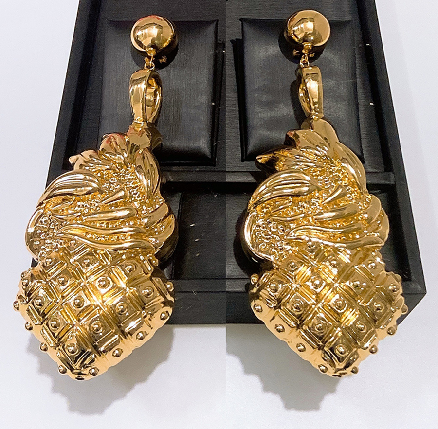 Vintage Gold Hollow Oval Sunbu - Vintage Fashion Look review and price